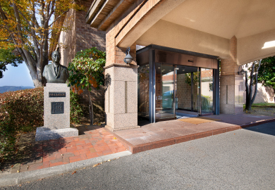 ゴルフ場 宿泊 ロッジ