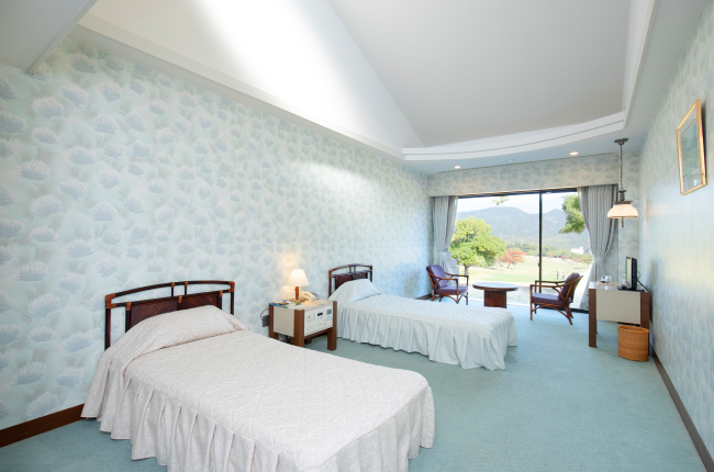 ゴルフ場 宿泊 ロッジ